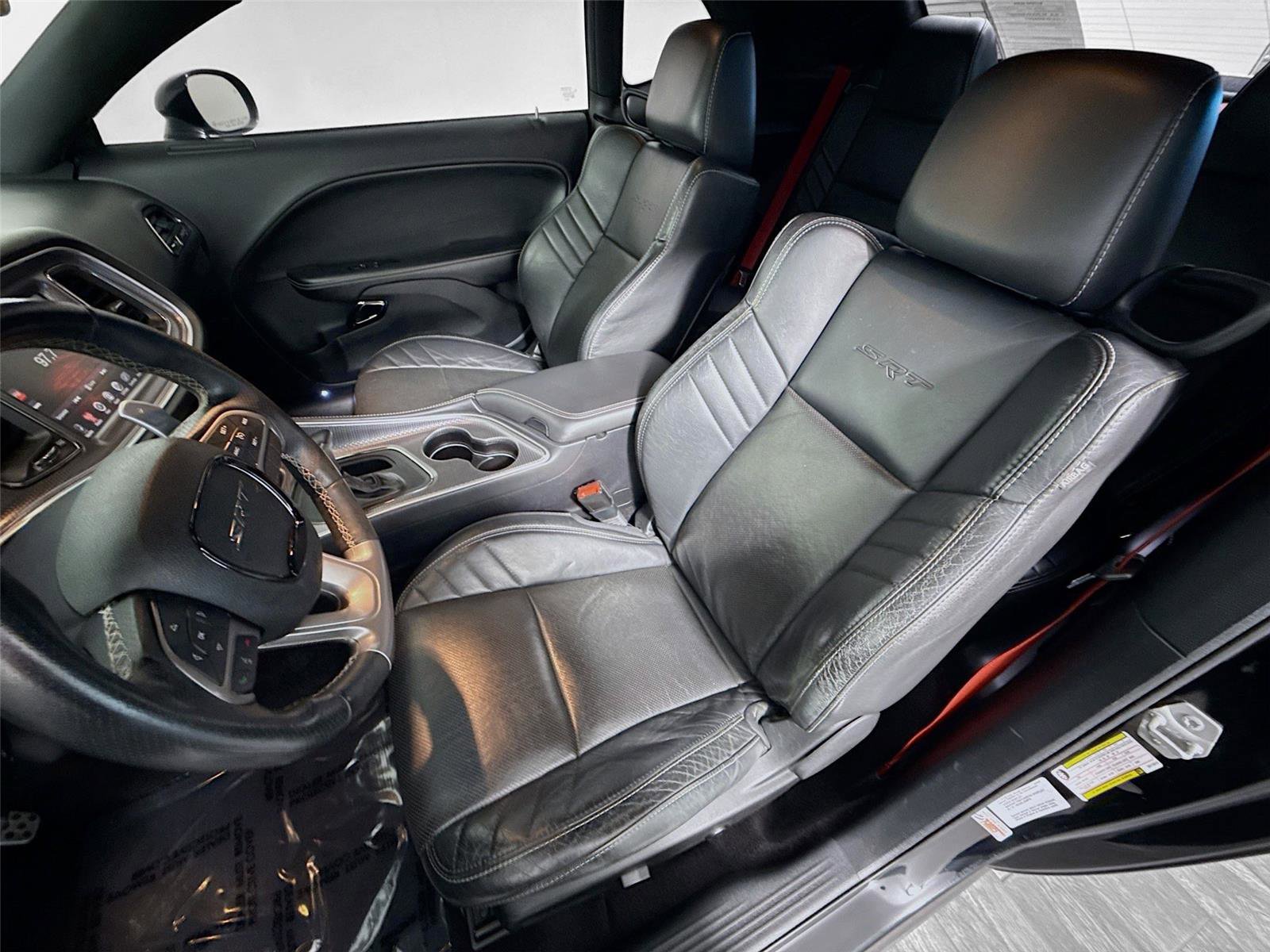 Used 2016 Dodge Challenger SRT Hellcat image 2