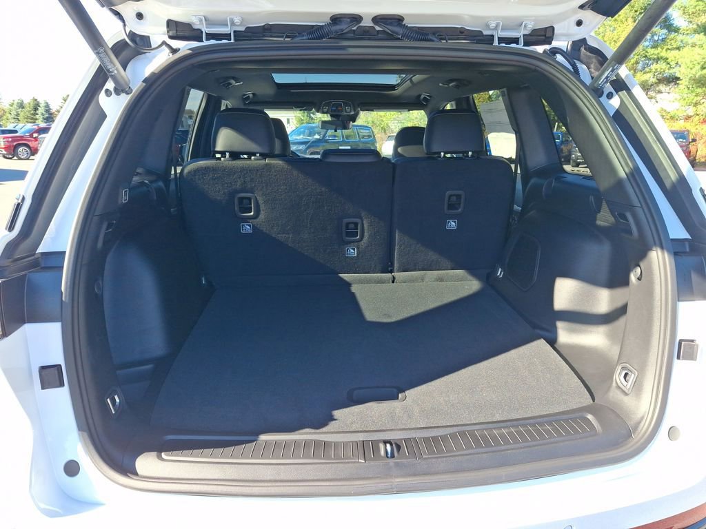 New 2025 Jeep Grand Cherokee Limited w/ Black Appearance Package image 14