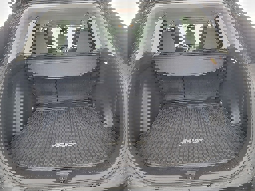 Certified 2021 Toyota RAV4 XLE w/ Convenience Package image 30