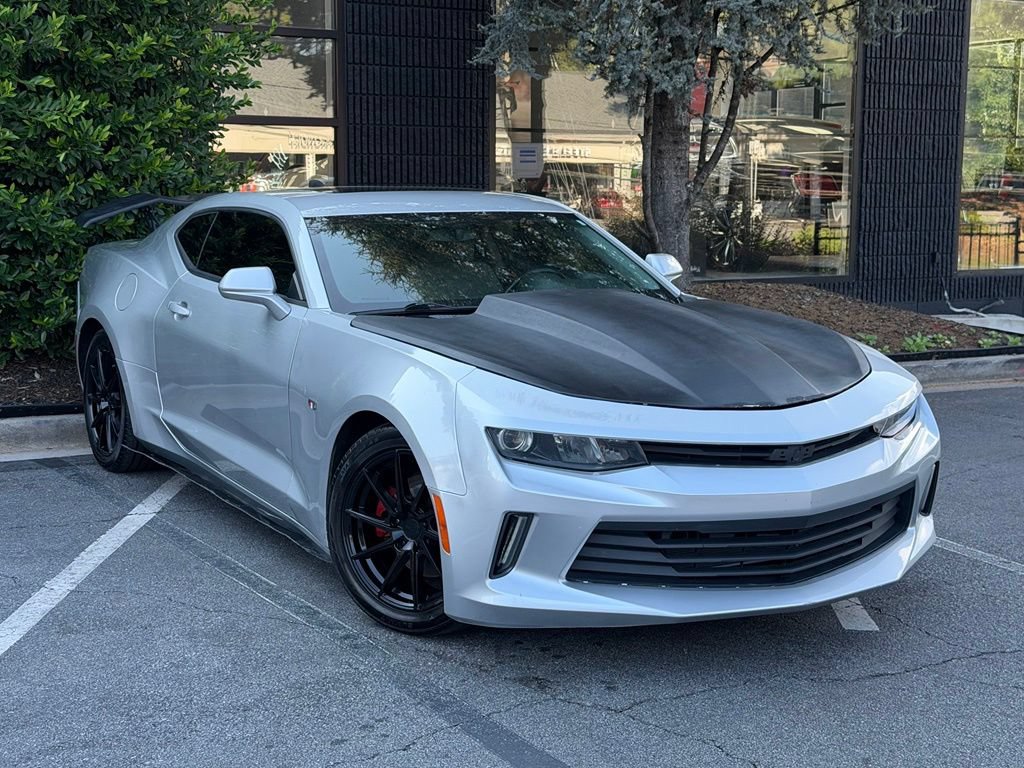 Used 2018 Chevrolet Camaro LT RWD image 7
