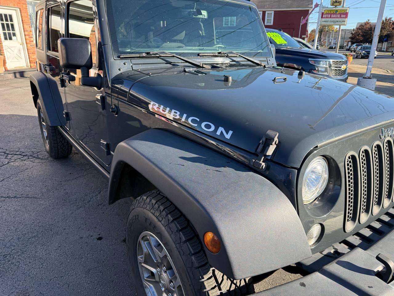 Used 2018 Jeep Wrangler Unlimited Rubicon w/ Connectivity Group AWD/4WD image 16