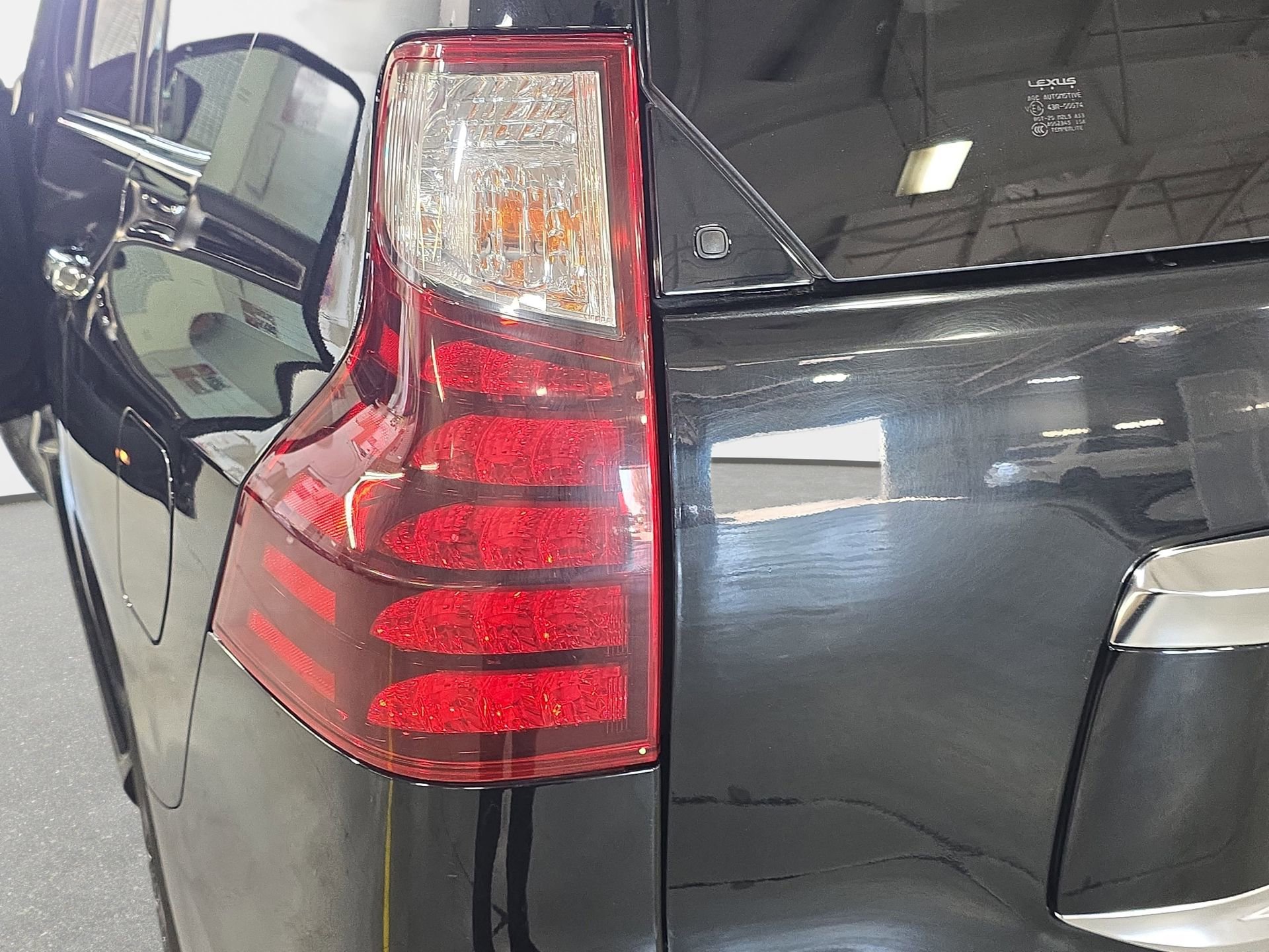 Used 2021 Lexus GX 460 Premium image 32