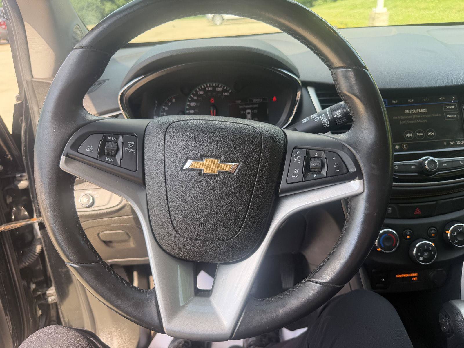 Used 2018 Chevrolet Trax LT w/ LT Convenience Package FWD image 15