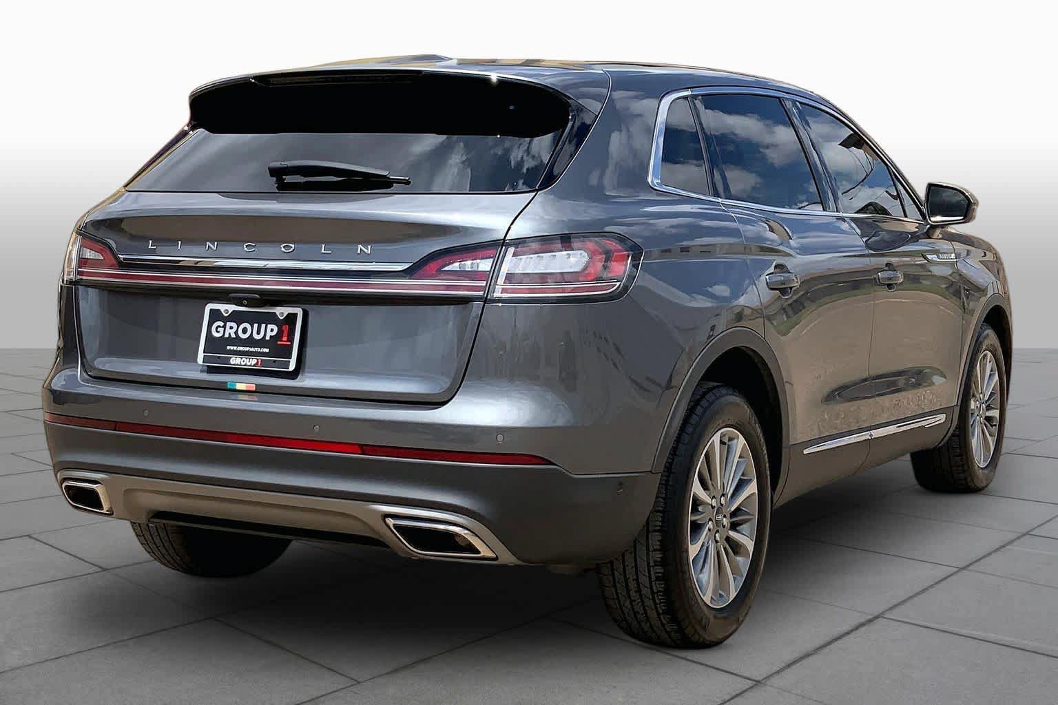 Used 2022 Lincoln Nautilus Reserve AWD/4WD image 13