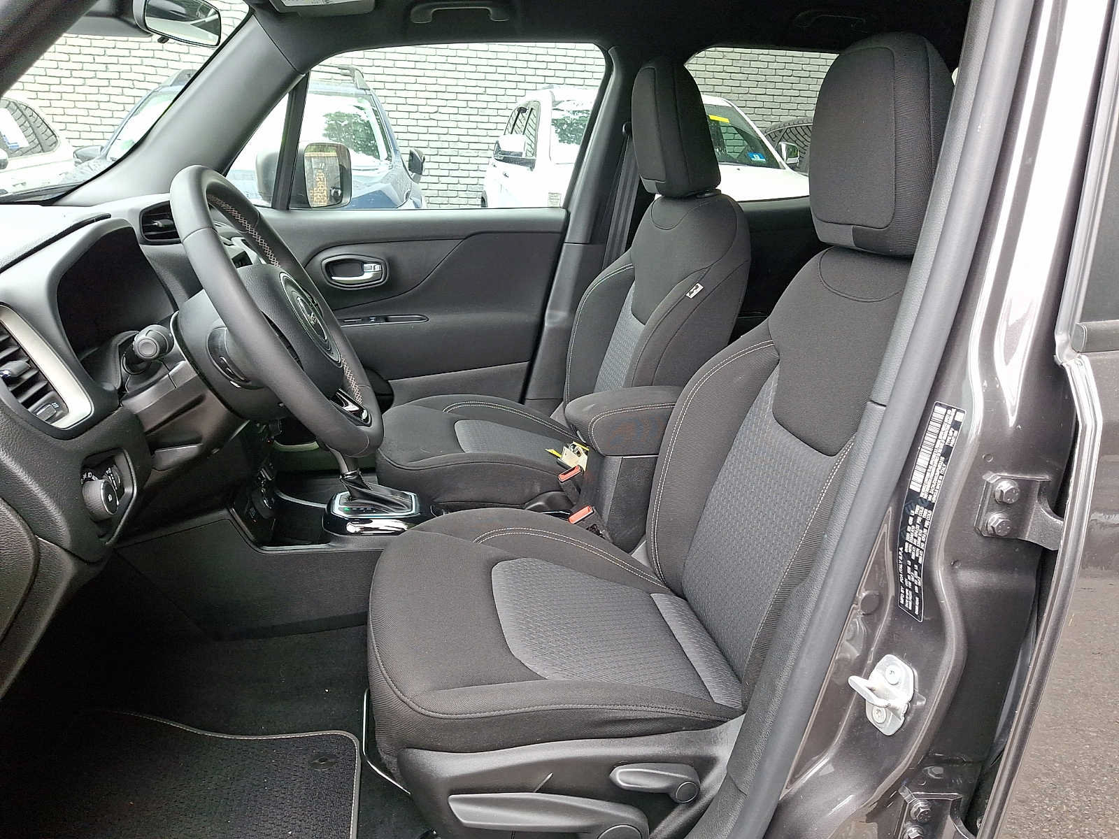Used 2021 Jeep Renegade Latitude AWD/4WD image 11