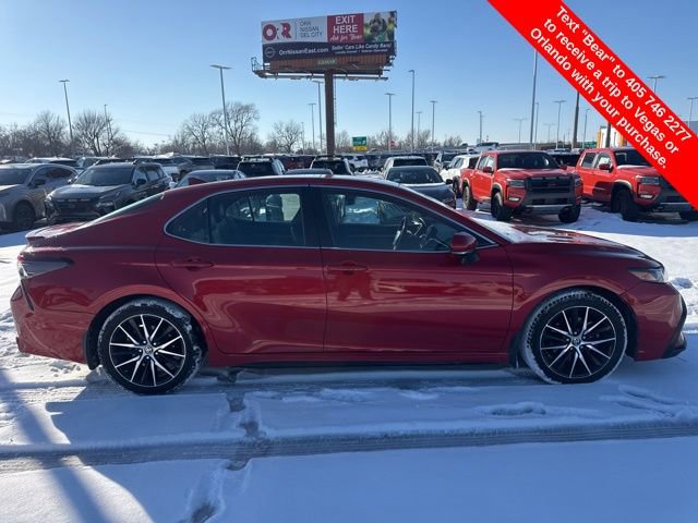 Used 2023 Toyota Camry SE image 7