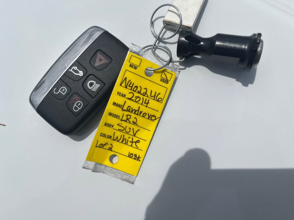 Used 2014 Land Rover LR2 AWD/4WD image 32