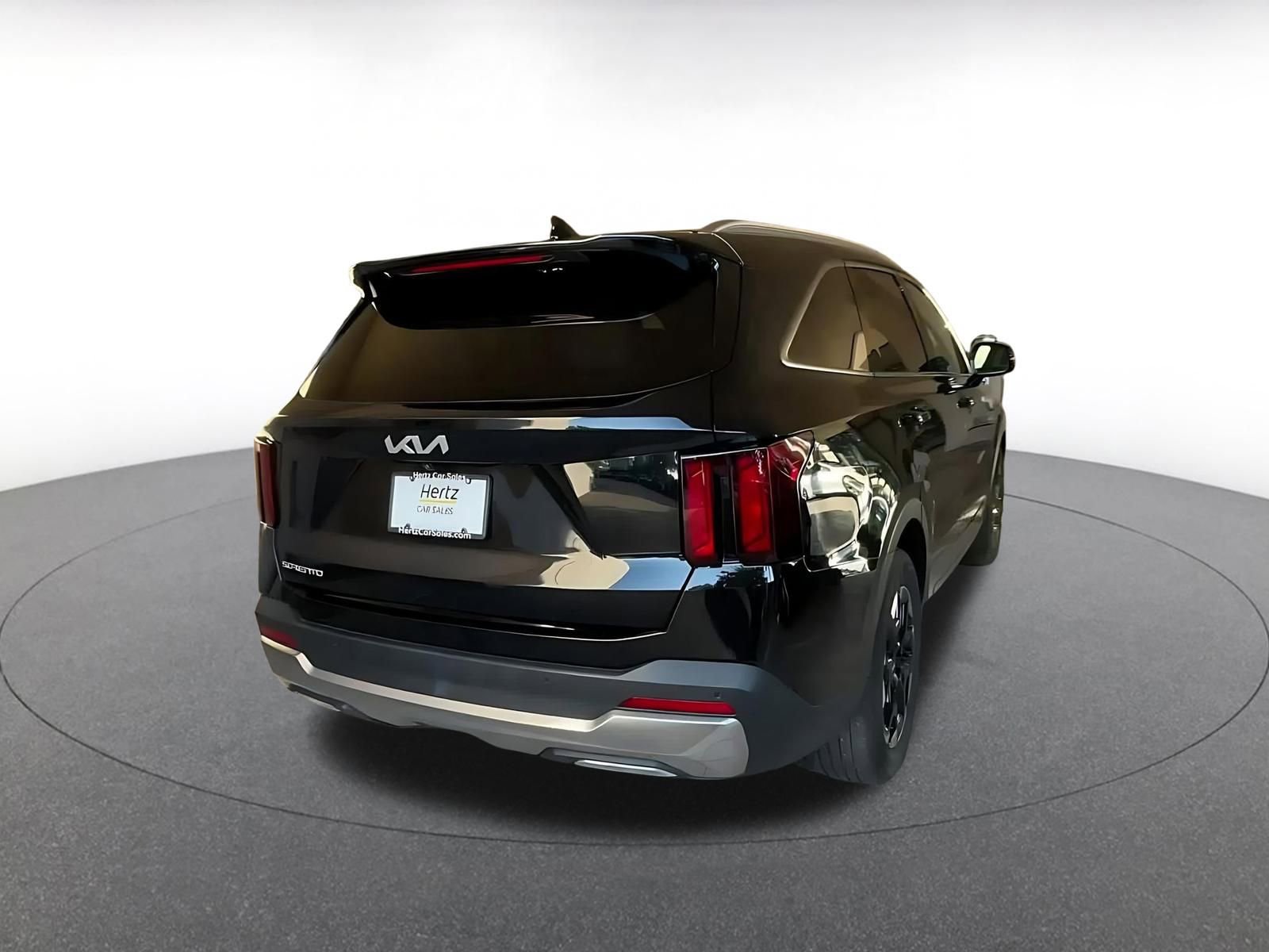 Used 2024 Kia Sorento S image 14