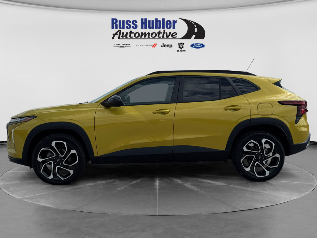 Used 2024 Chevrolet Trax RS w/ Driver Confidence Package FWD image 2