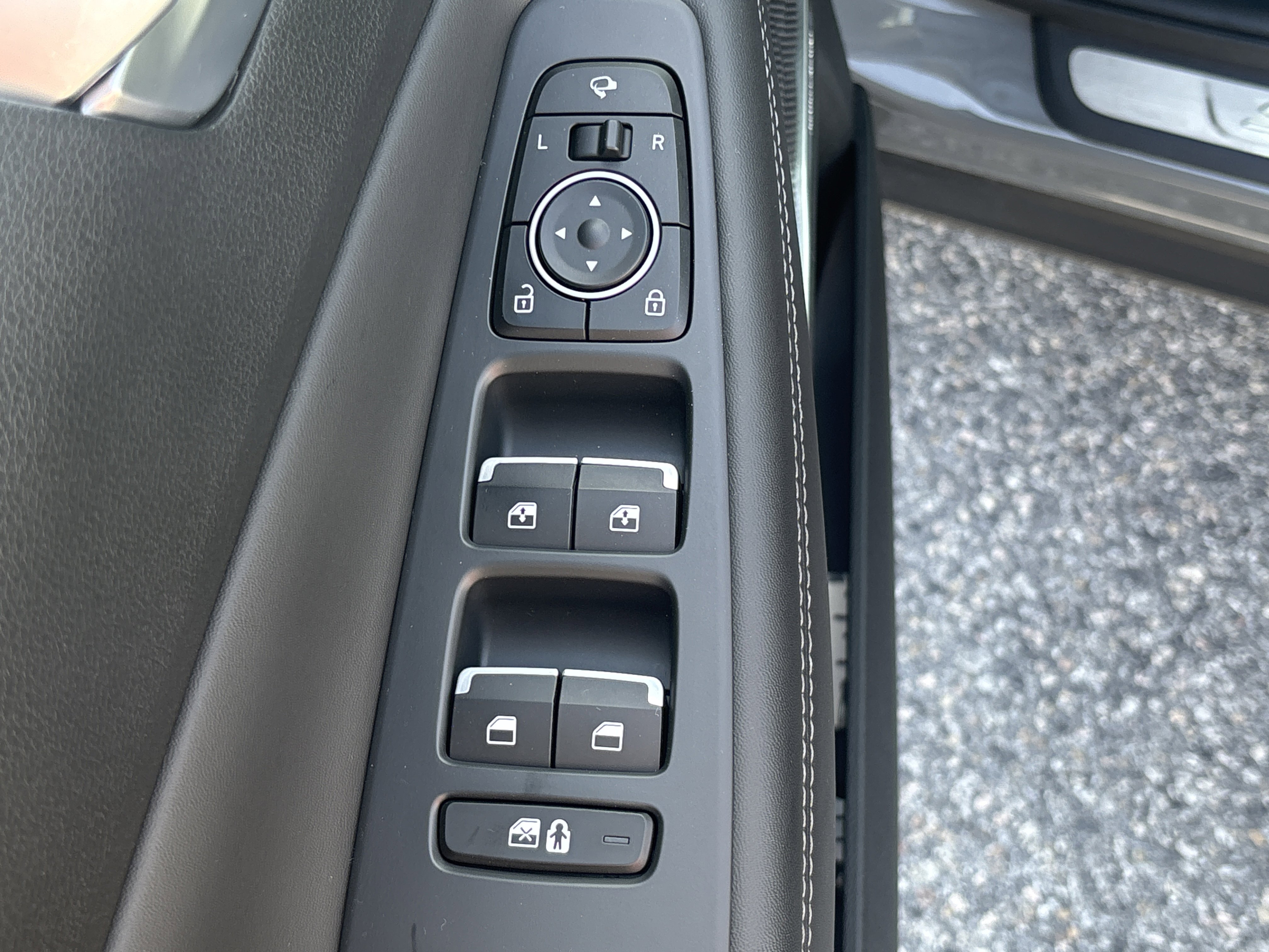 Used 2023 Hyundai Santa Fe Limited image 25