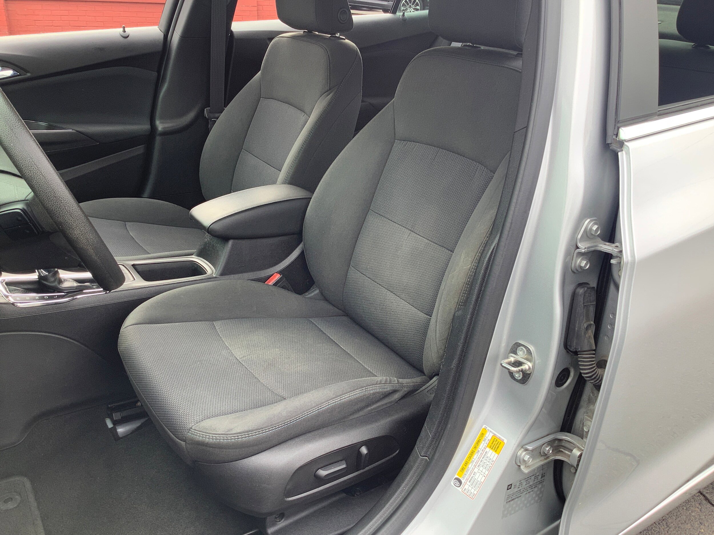 Used 2017 Chevrolet Cruze LT w/ Convenience Package image 10
