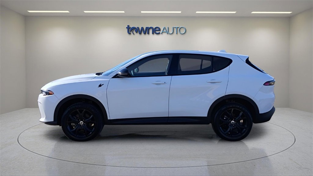 Used 2023 Dodge Hornet GT Plus w/ GT Blacktop Package image 2