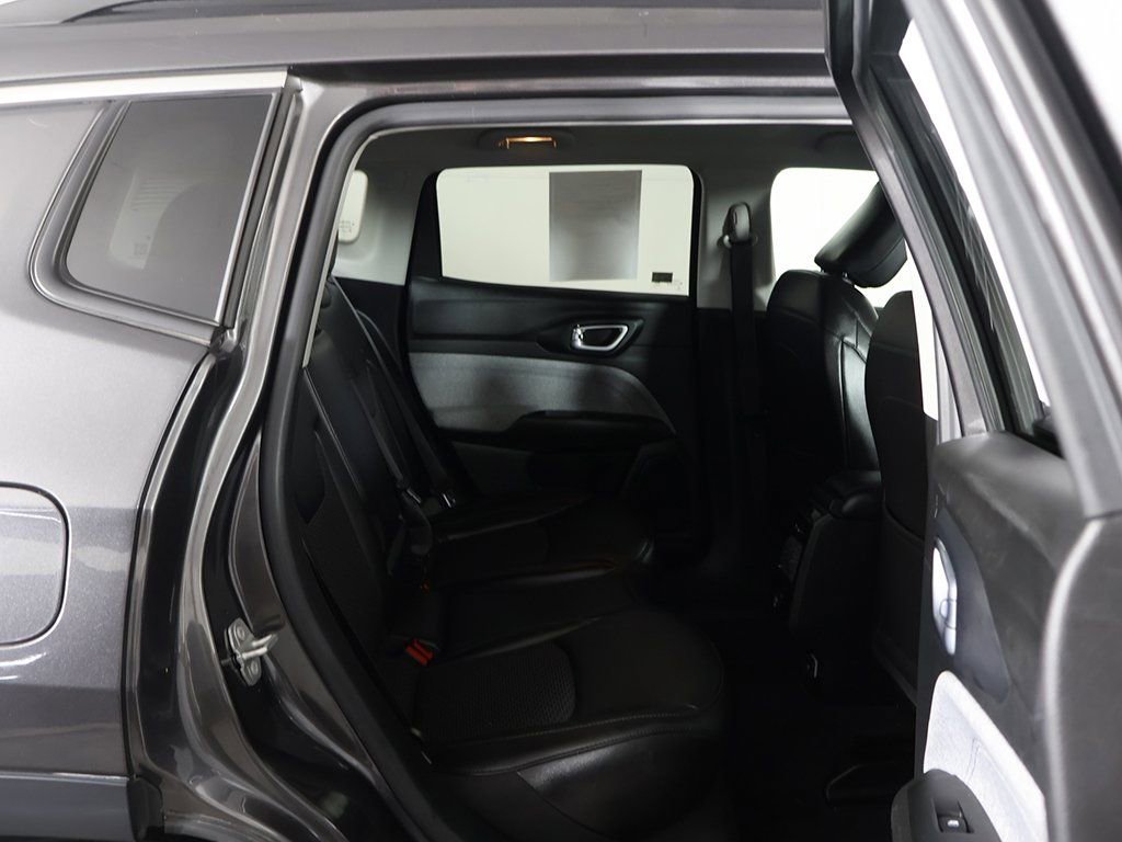 Used 2022 Jeep Compass Latitude image 29
