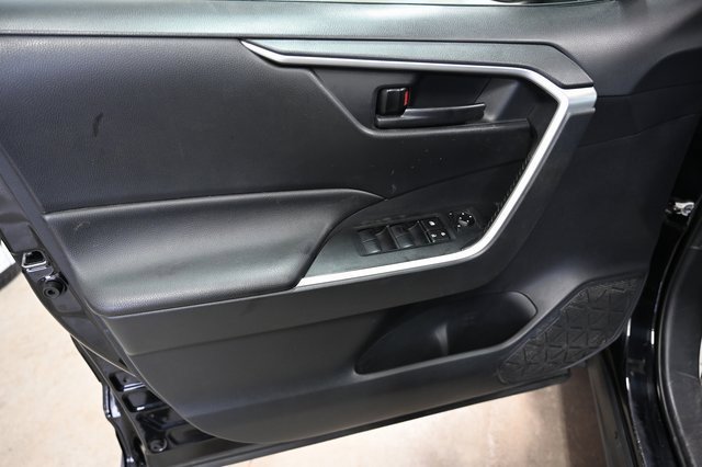 Used 2019 Toyota RAV4 LE image 25