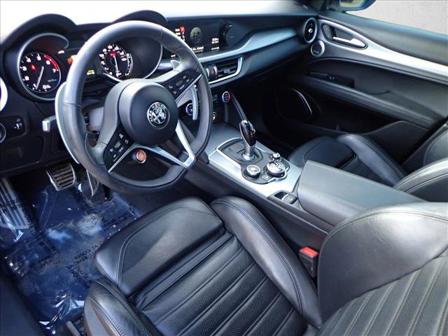 Used 2018 Alfa Romeo Stelvio Ti Sport image 11