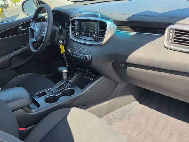Used 2020 Kia Sorento LX FWD image 19