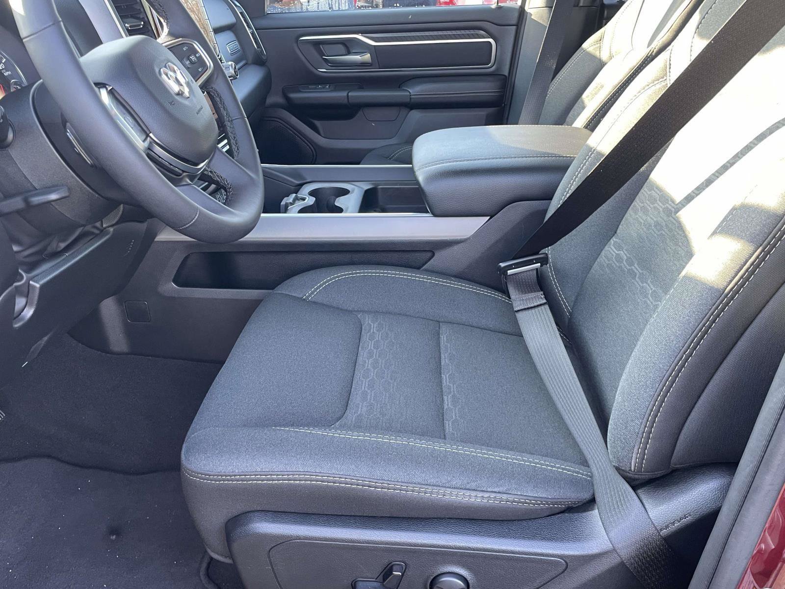 Used 2025 RAM 1500 Big Horn AWD/4WD image 7
