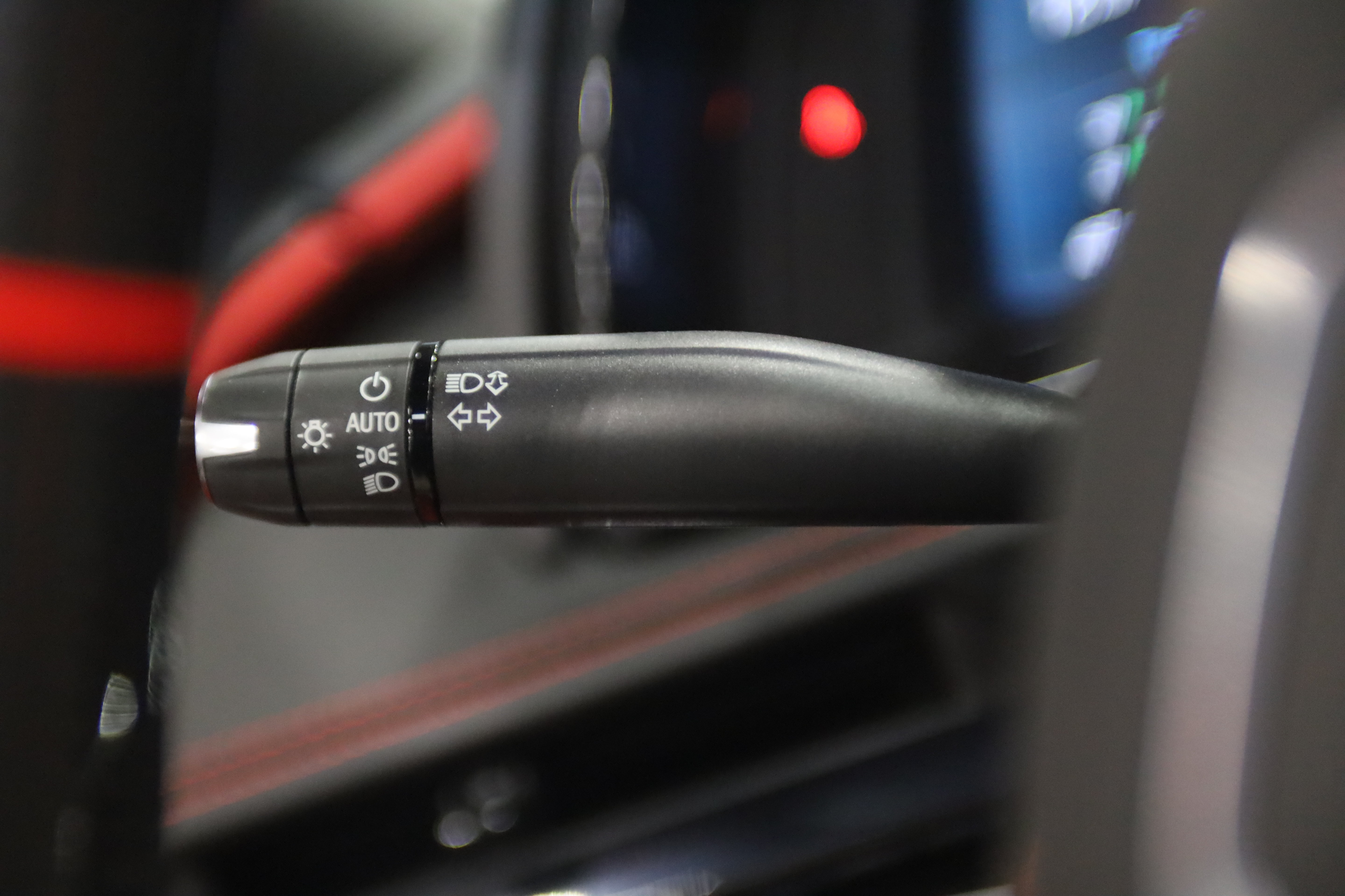 Used 2024 Chevrolet Corvette Z06 RWD image 25