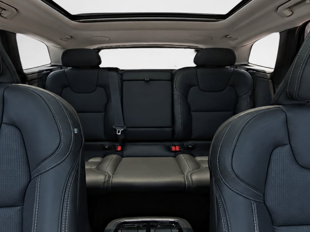 Certified 2023 Volvo XC60 B6 Ultimate w/ Climate Package AWD/4WD image 16
