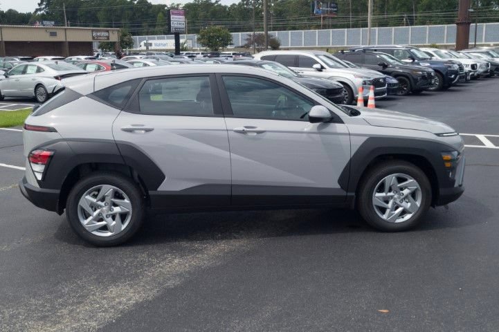 New 2027 Hyundai Kona SE FWD image 5