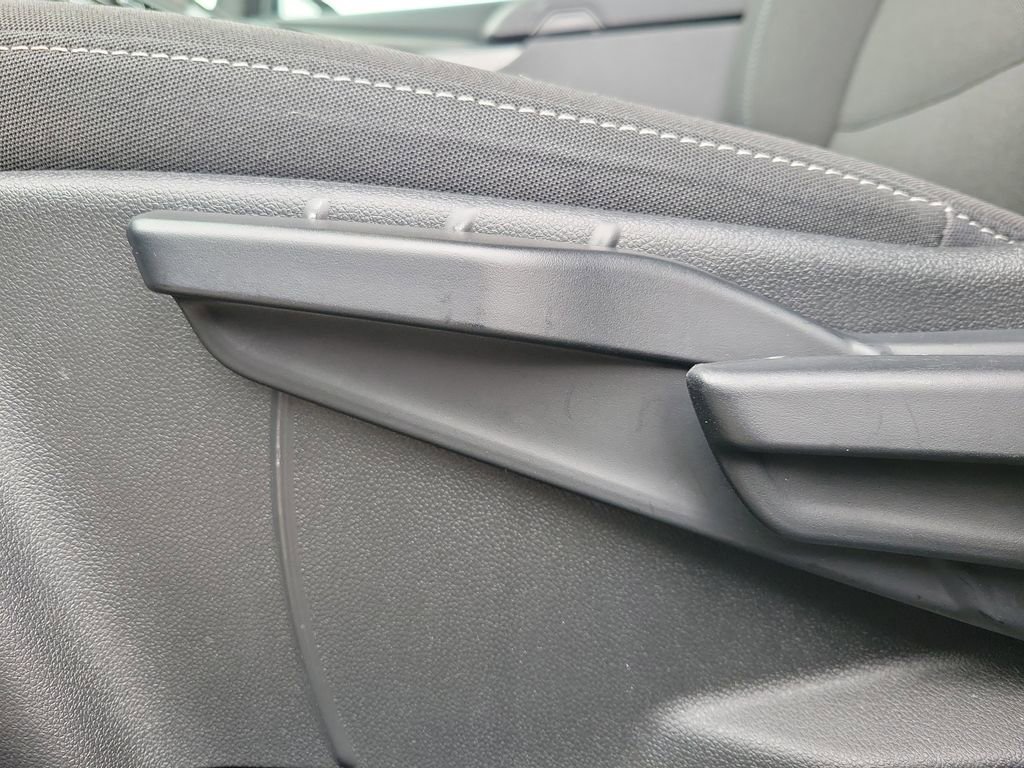 Used 2026 Chevrolet Equinox EV LT FWD image 16