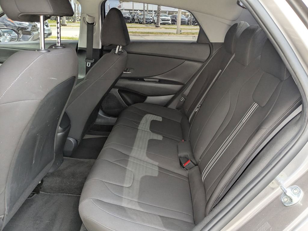 Used 2021 Hyundai Elantra SEL w/ Convenience Package image 12