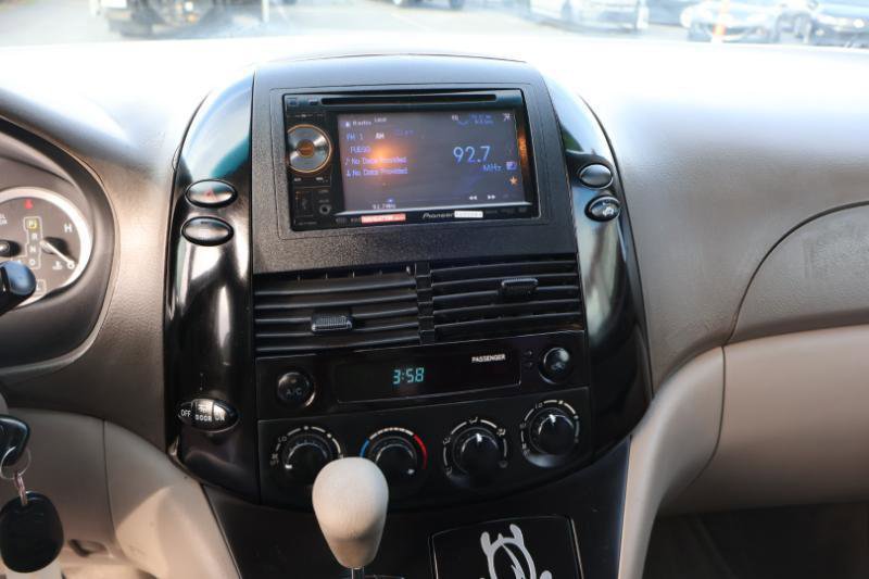 Used 2005 Toyota Sienna LE image 16