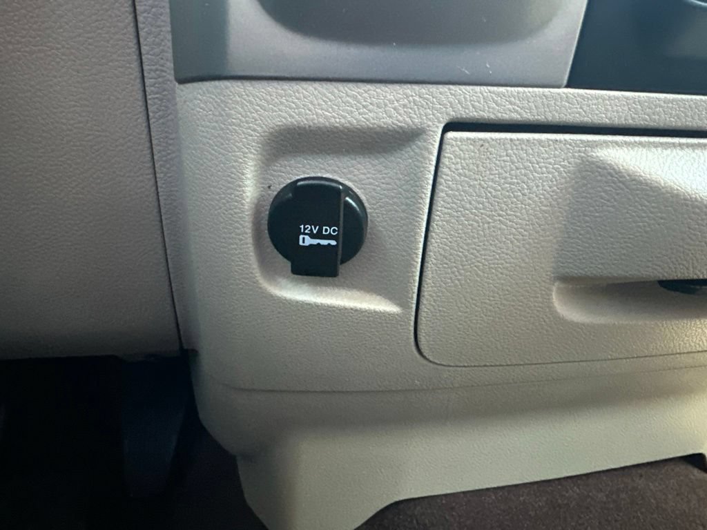 Used 2017 RAM 1500 Classic SLT RWD image 9