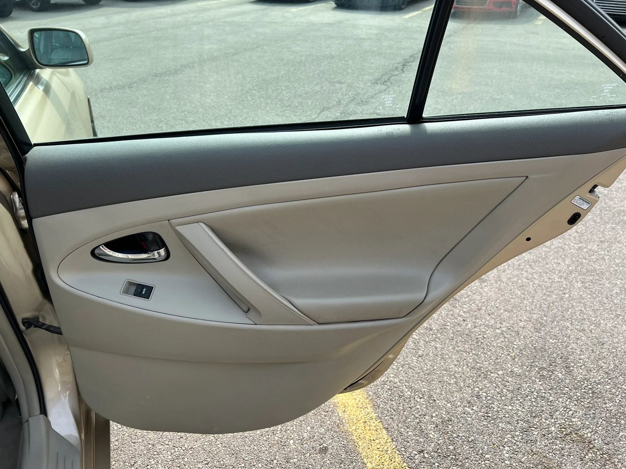 Used 2010 Toyota Camry FWD image 22