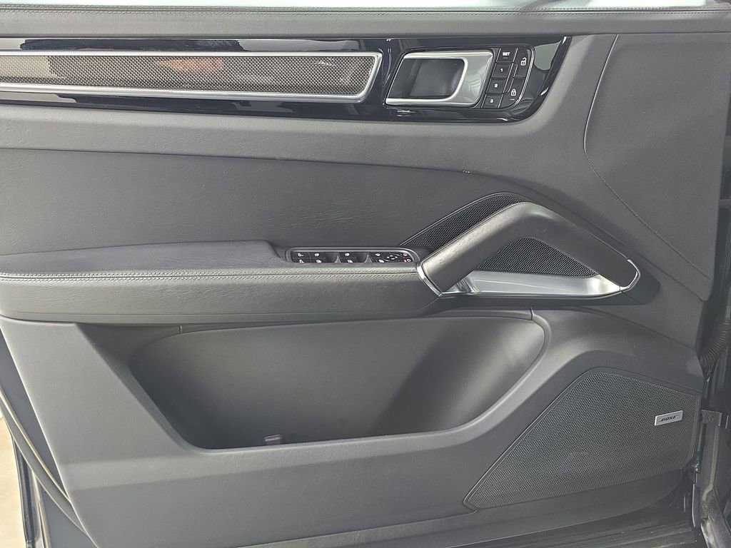 Used 2019 Porsche Cayenne Turbo AWD/4WD image 22