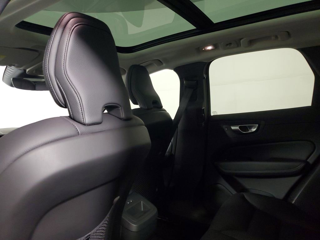 Used 2024 Volvo XC60 B5 Plus w/ Climate Package AWD/4WD image 16