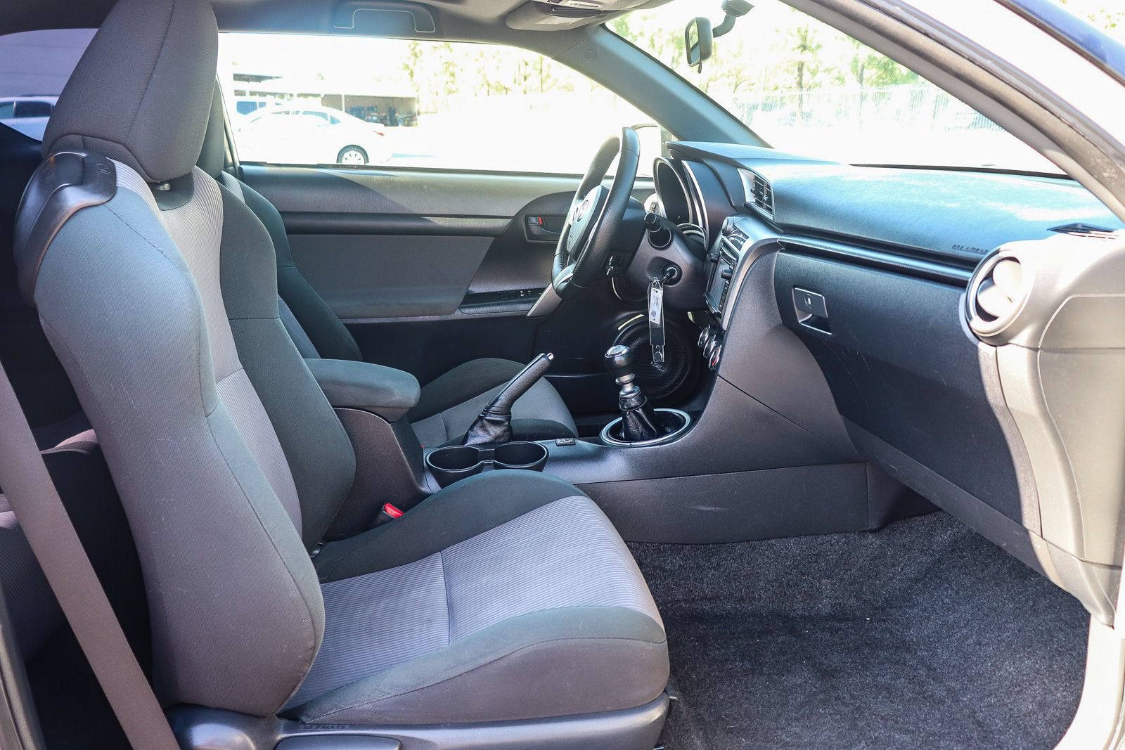 Used 2015 Scion tC FWD image 17