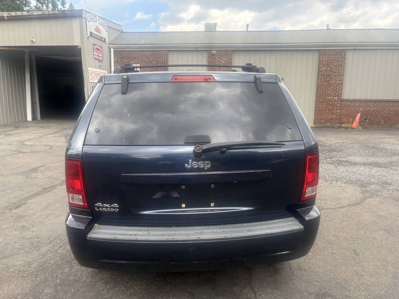 Used 2010 Jeep Grand Cherokee Laredo AWD/4WD image 21