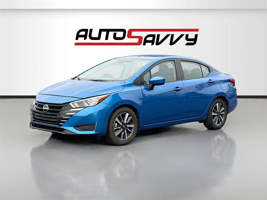 Used 2024 Nissan Versa SV image 3