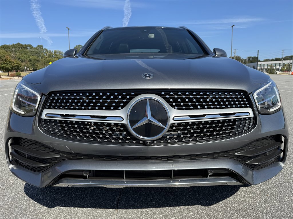 Used 2021 Mercedes-Benz GLC 300 4MATIC w/ AMG Line image 4