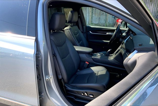 Used 2024 Cadillac XT5 Premium Luxury w/ LPO, Floor Liner Package AWD/4WD image 6