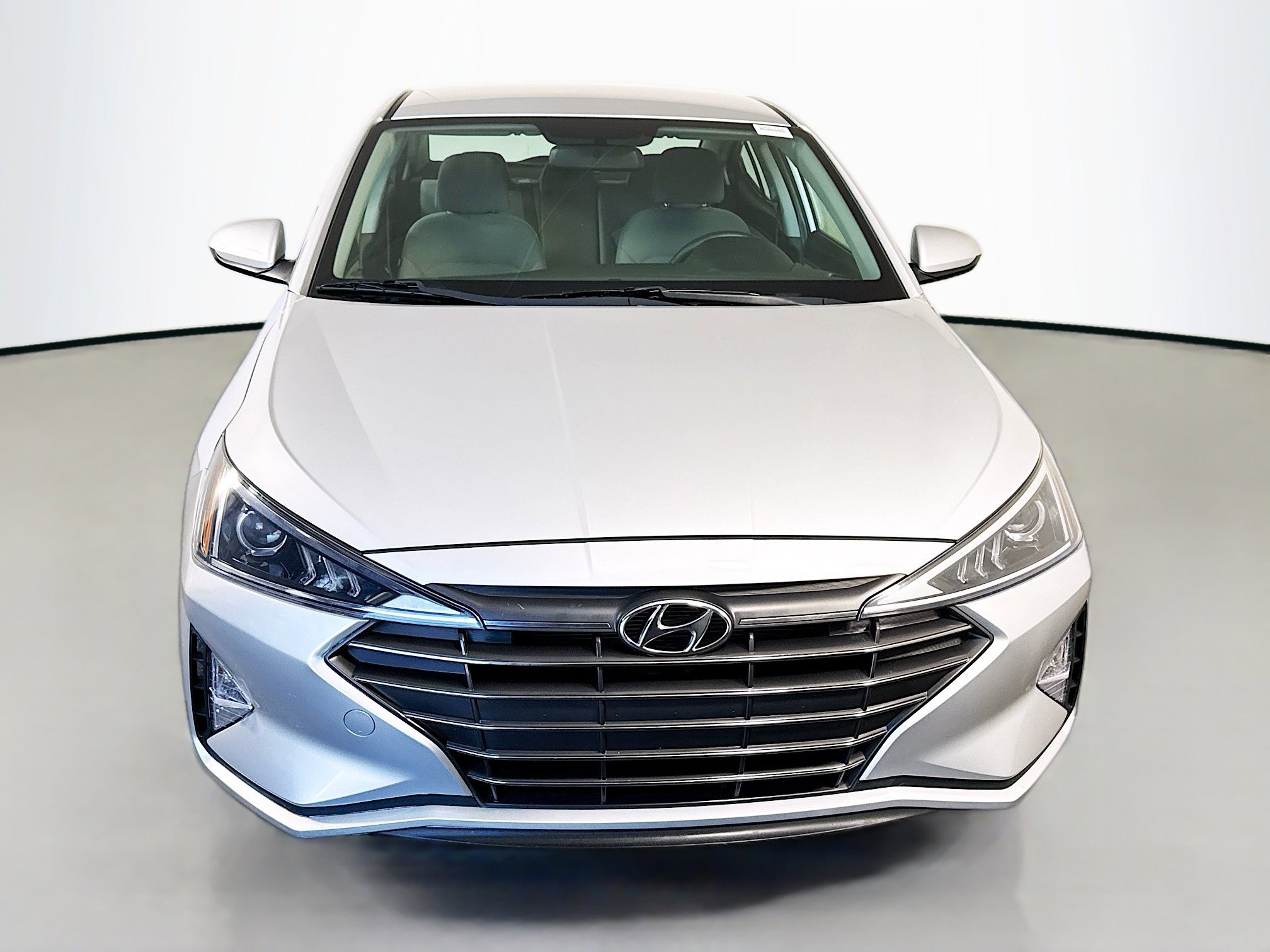 Used 2019 Hyundai Elantra SE image 2