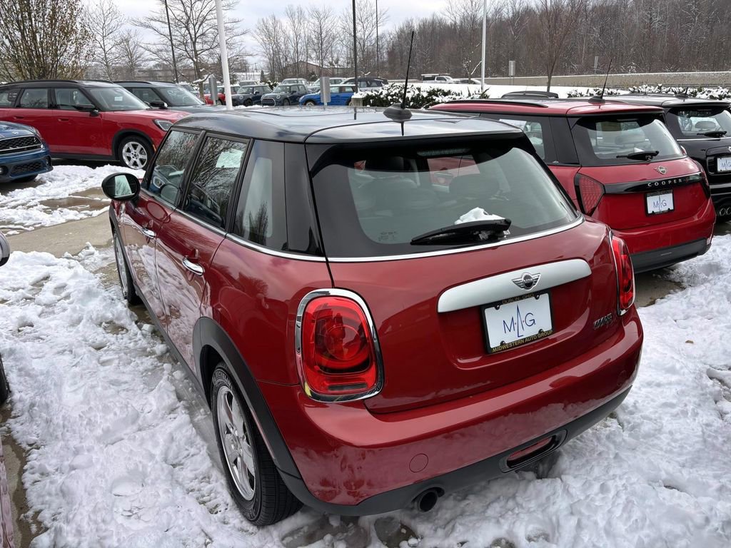Used 2015 MINI Cooper 4-Door Hardtop image 4