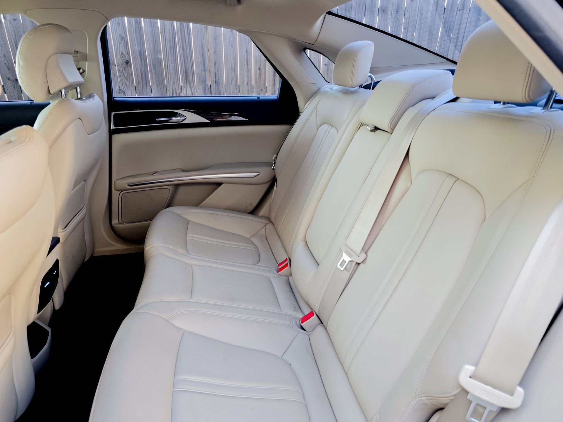 Used 2016 Lincoln MKZ image 13