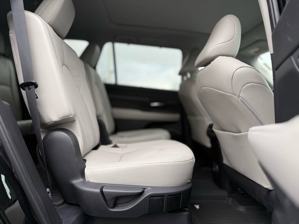 Certified 2025 Toyota Grand Highlander Limited image 19