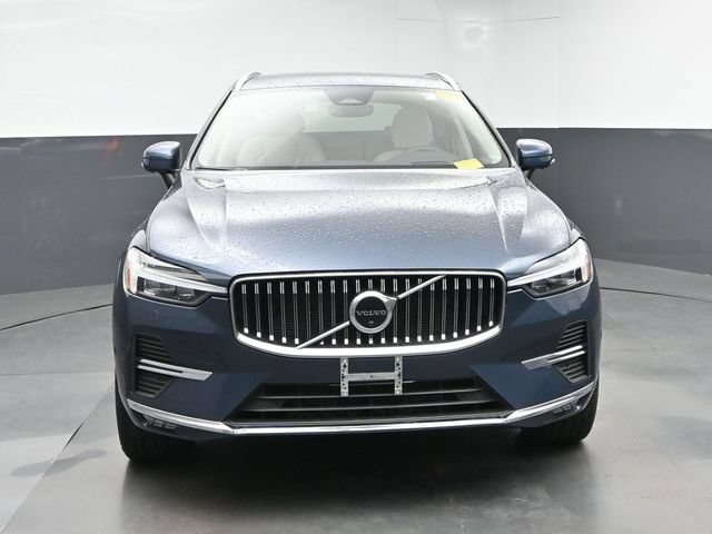 Used 2023 Volvo XC60 B5 Ultimate w/ Climate Package AWD/4WD image 3