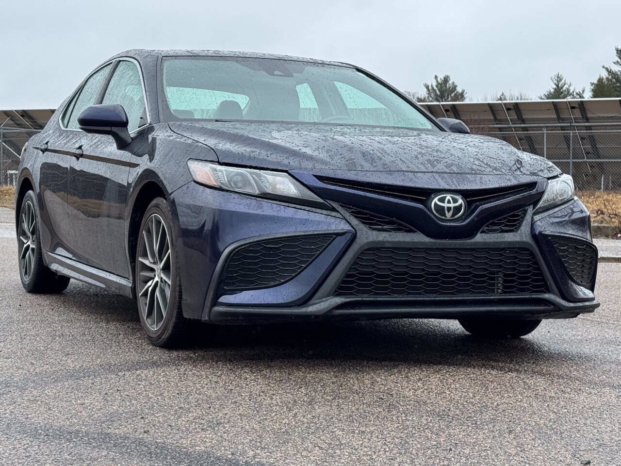 Used 2021 Toyota Camry SE FWD image 7
