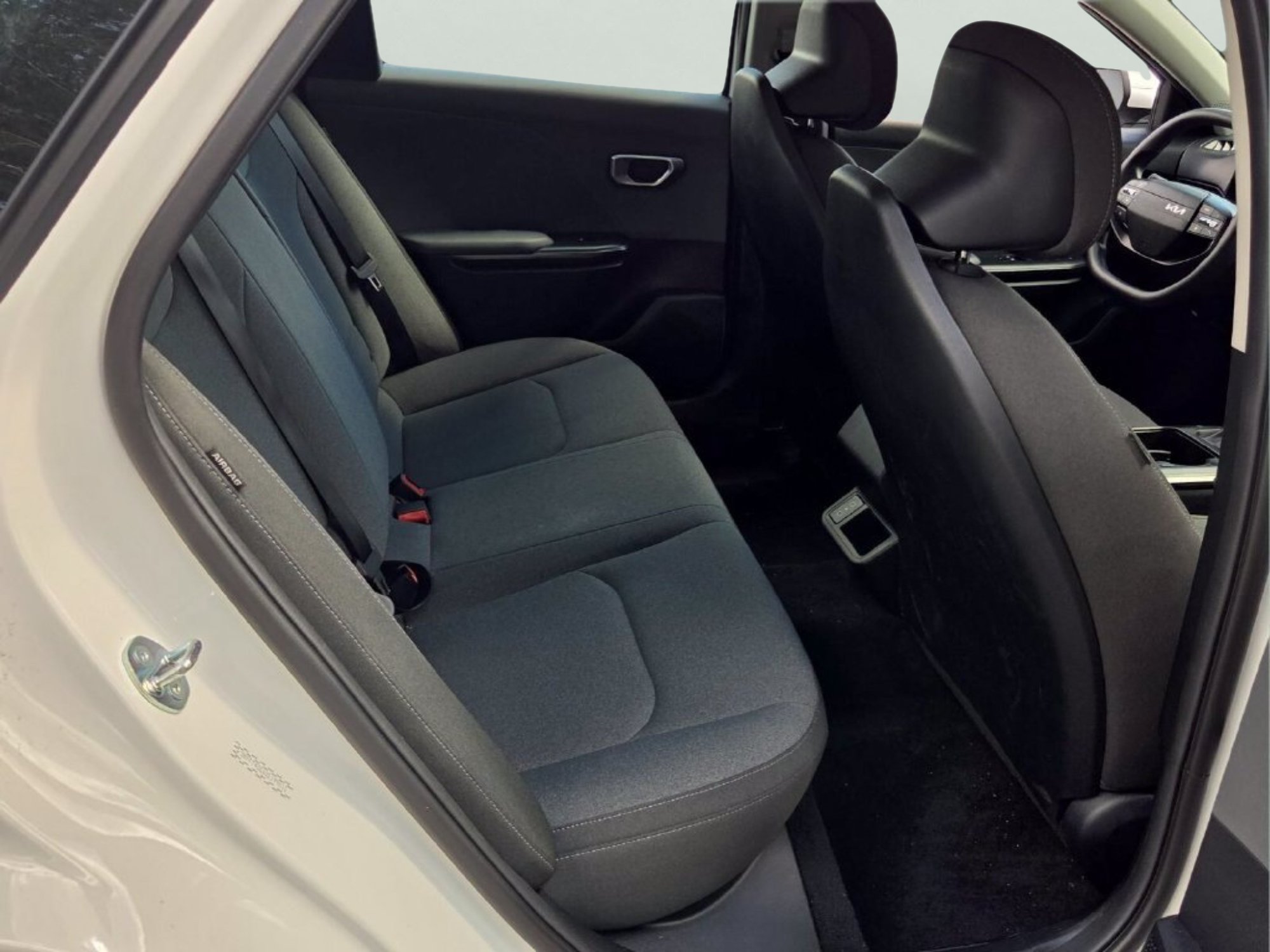 New 2025 Kia K4 FWD image 23