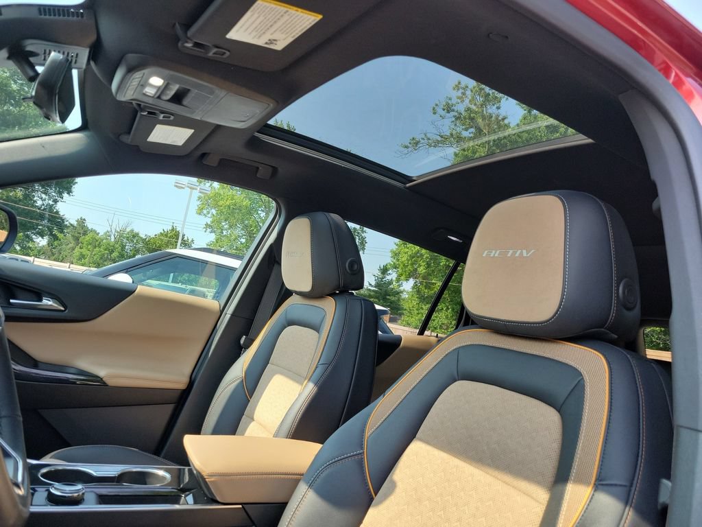 Used 2025 Chevrolet Equinox ACTIV w/ Safety and Technology Package AWD/4WD image 35