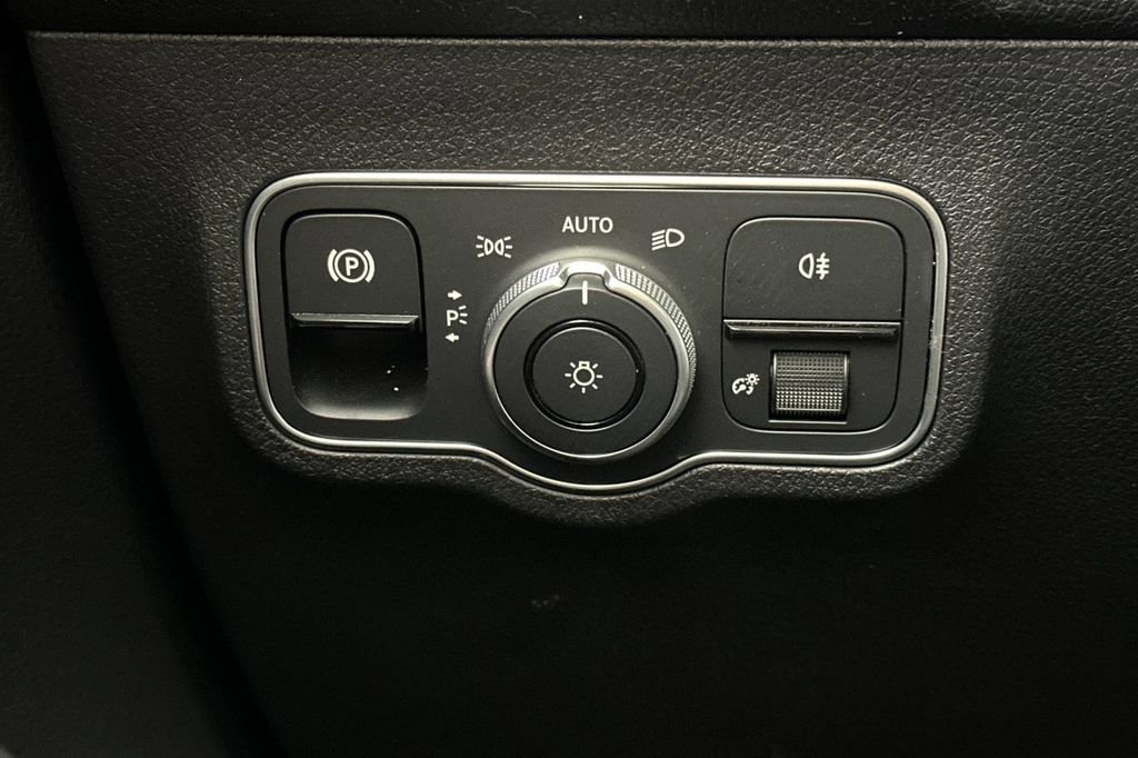 Certified 2023 Mercedes-Benz EQB 300 4MATIC image 34