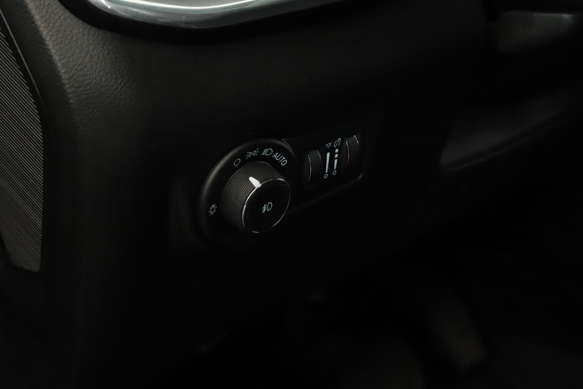 Used 2023 Jeep Compass Limited AWD/4WD image 8