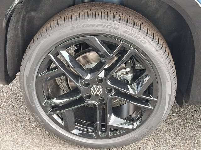 New 2026 Volkswagen Tiguan SE R-Line AWD/4WD image 5