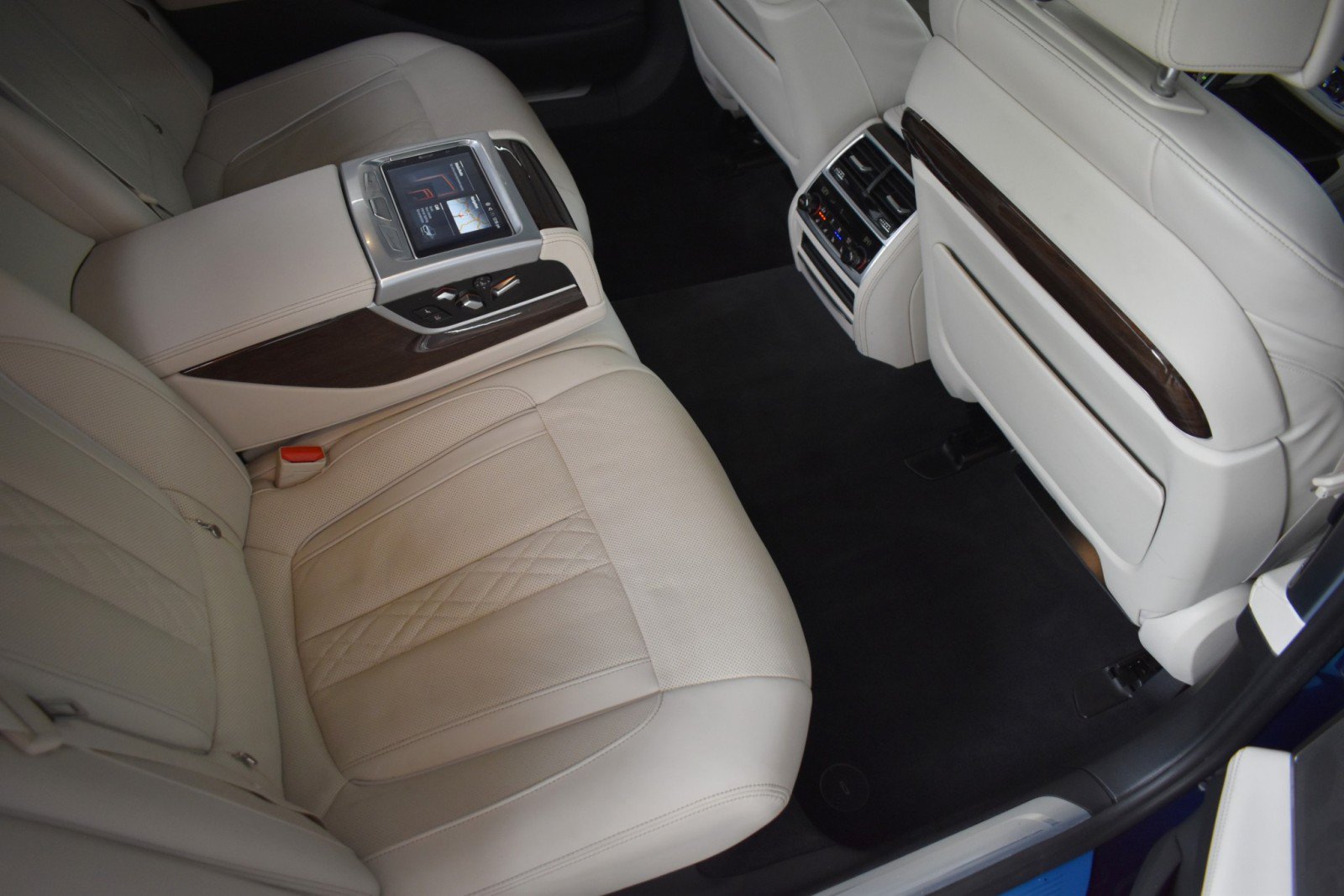 Used 2022 BMW 750i xDrive w/ Luxury Rear Seating Package AWD/4WD image 43
