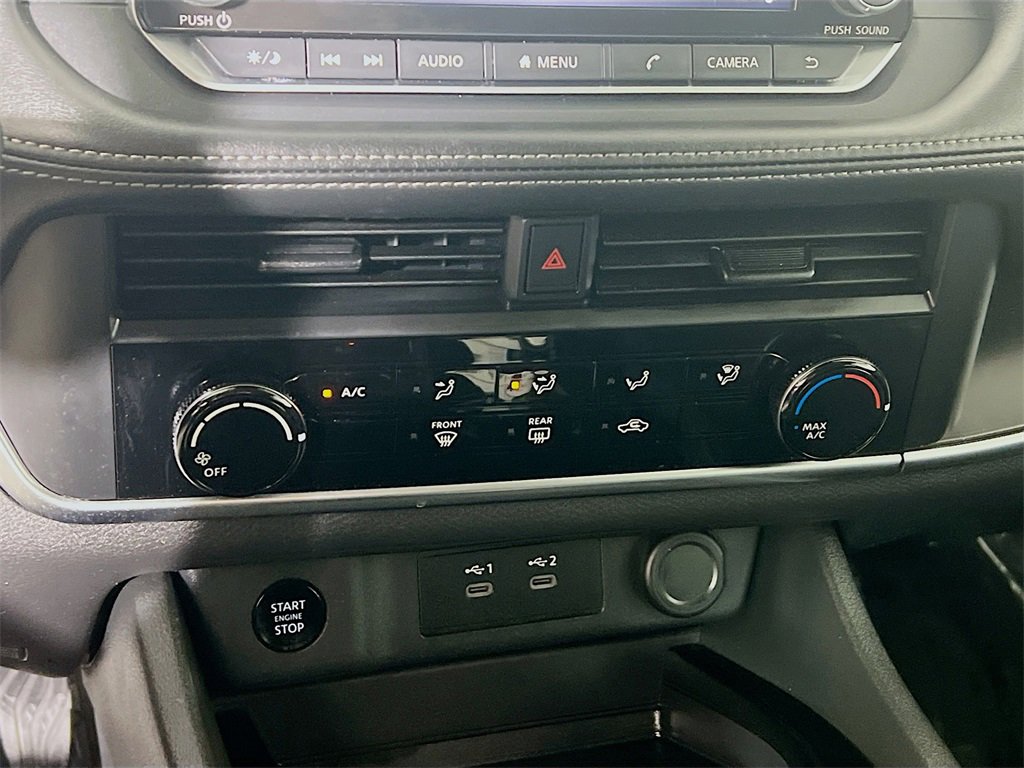 Used 2024 Nissan Rogue S image 15