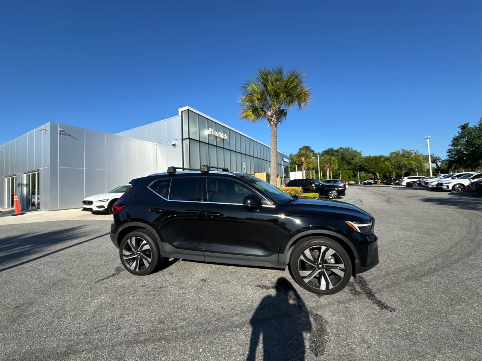 Used 2023 Volvo XC40 B5 Plus w/ Protection Package Premier image 21